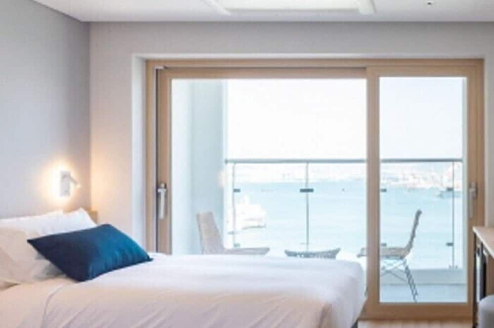 undefined Connect Busan Hotel & Residence