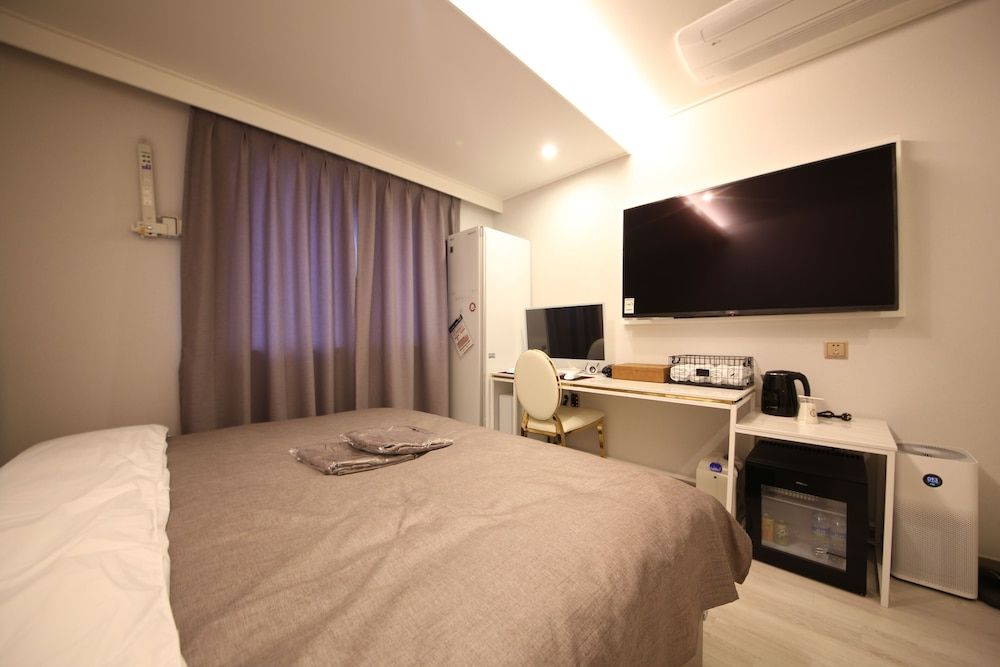 undefined Hotel 1954 9