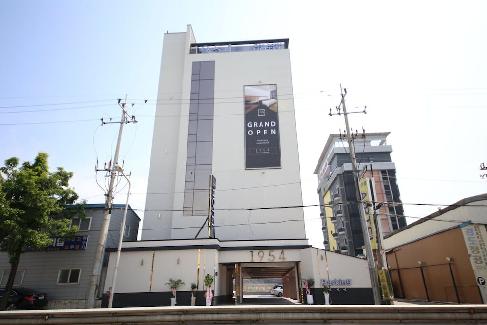 undefined Hotel 1954 7