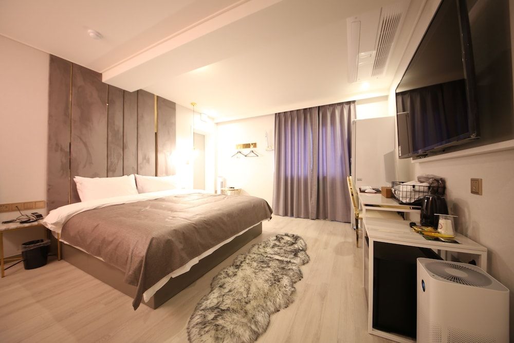 undefined Hotel 1954 2