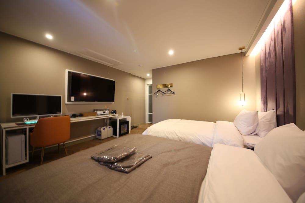 undefined Hotel 1954 3