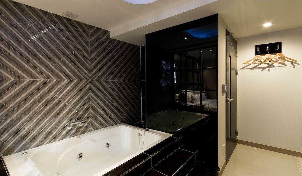 undefined Aria Motel 10