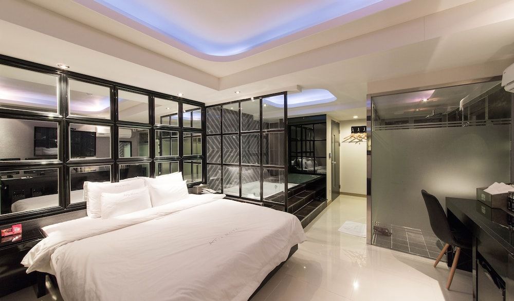 undefined Aria Motel