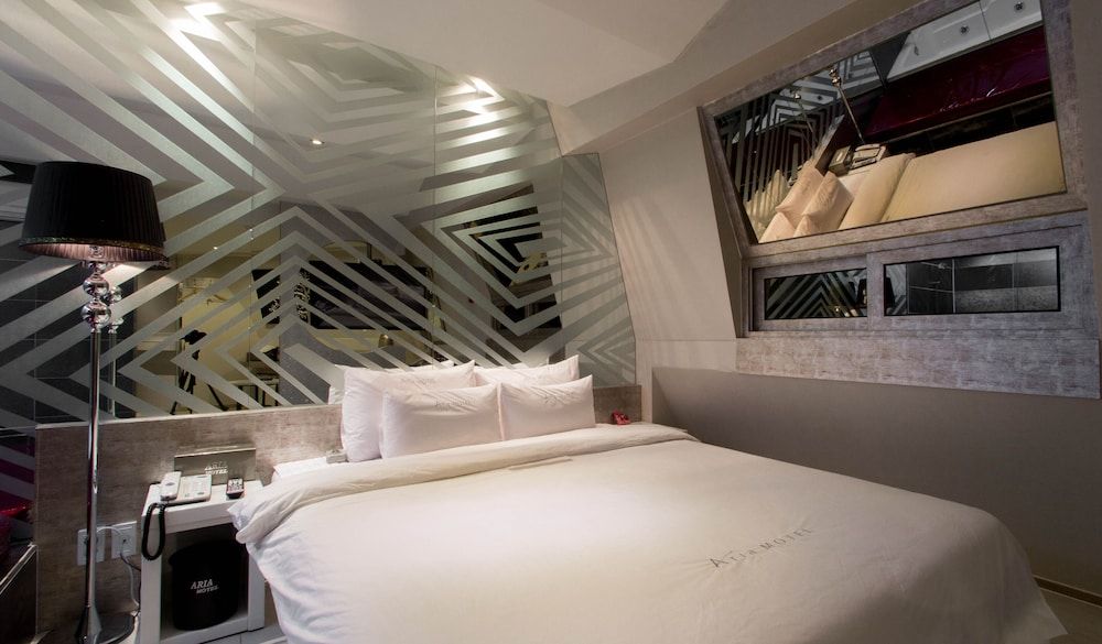 undefined Aria Motel 2