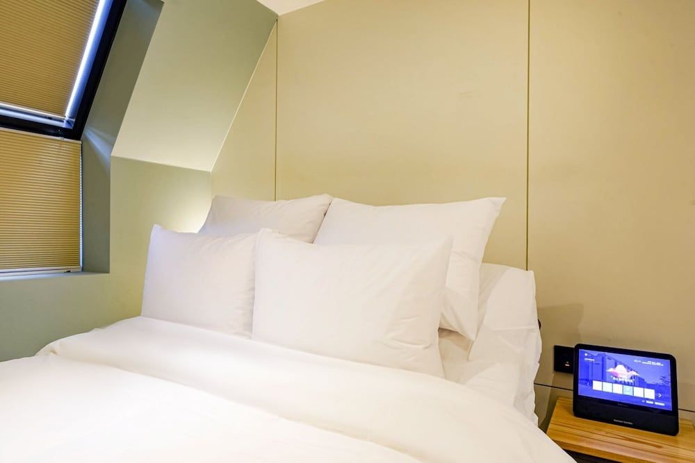 Haeundae Thevan Hotel Suite Queen Triple Terrace -OTT services free viewing, Latex motion bed, Bathtub, Safe, Free parking 5