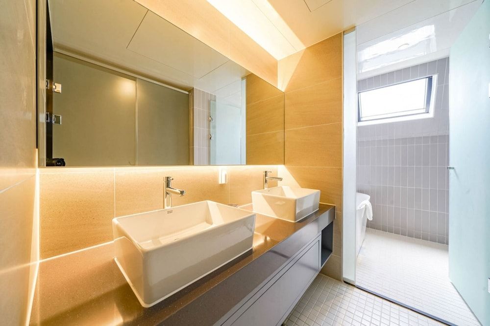 Haeundae Thevan Hotel Suite Queen Triple Terrace -OTT services free viewing, Latex motion bed, Bathtub, Safe, Free parking 12