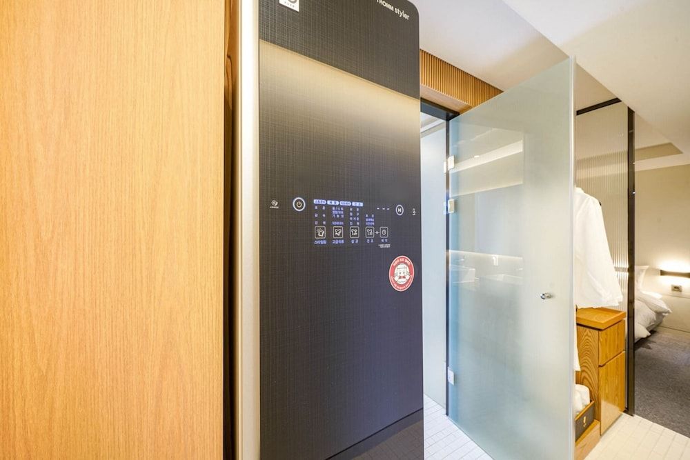 Haeundae Thevan Hotel Suite Queen Triple Terrace -OTT services free viewing, Latex motion bed, Bathtub, Safe, Free parking 18