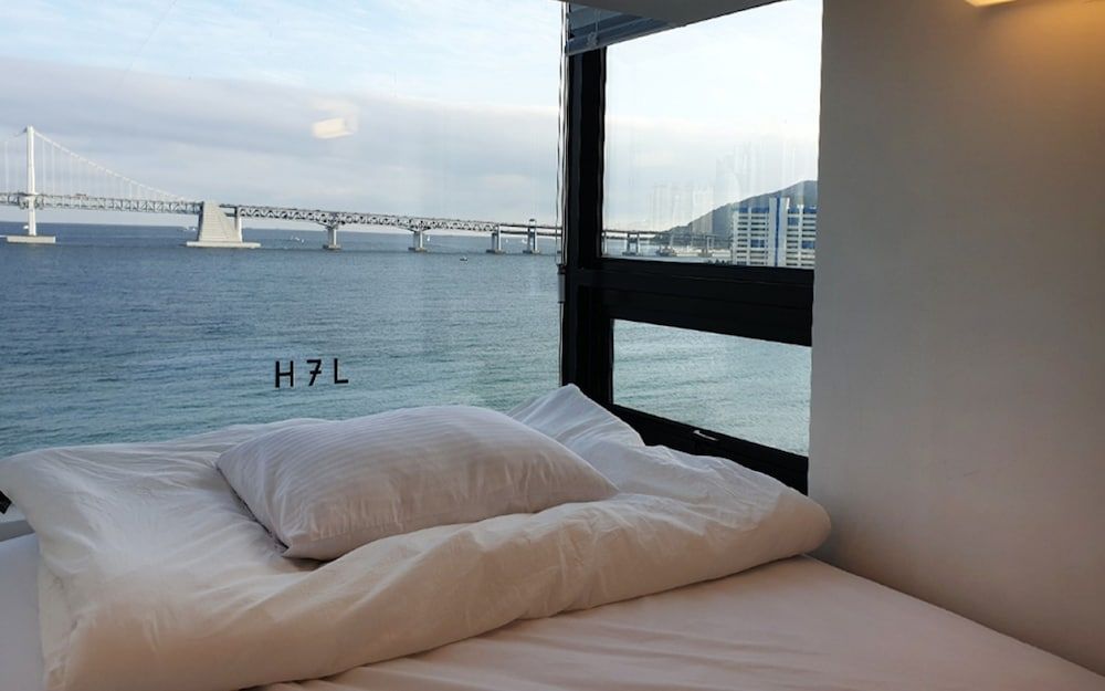 H7L 2 Persons MiniRoom, Ocean View 3