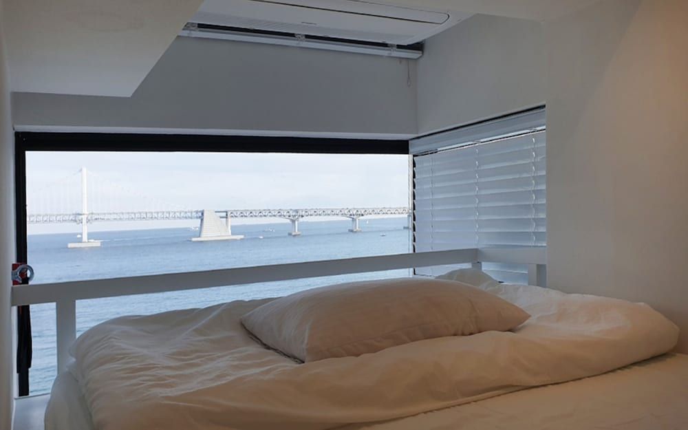 H7L 2 Persons MiniRoom, Ocean View 2