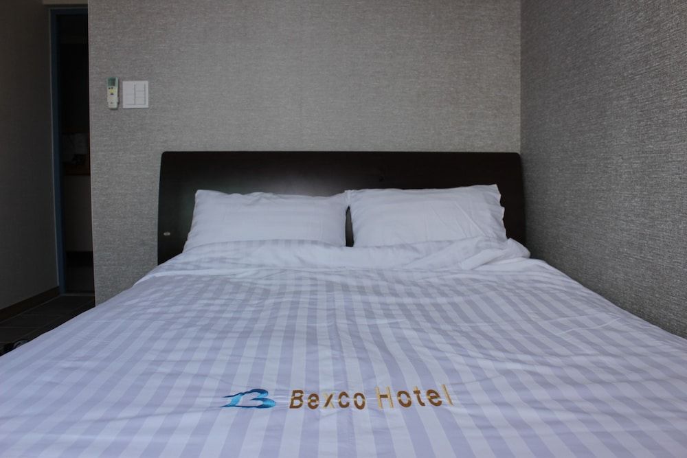 Bexco Hostel B&B Double Room 2