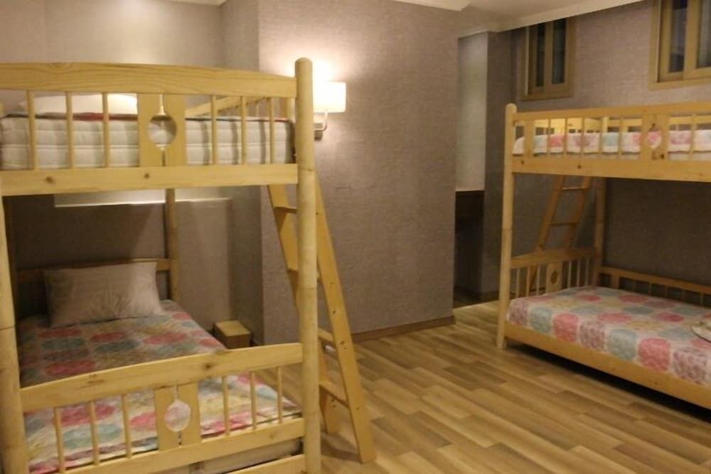 undefined Bexco Hostel B&B 4