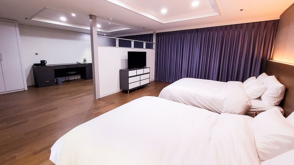 P&S Hotel Busan Junior Suite 4