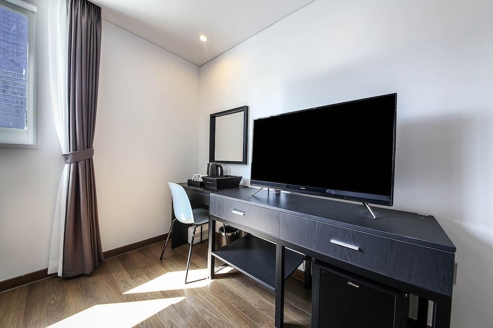 Hotel HYGGELIG - Hostel Standard Double Room, 1 Double Bed, Non Smoking, City View 7