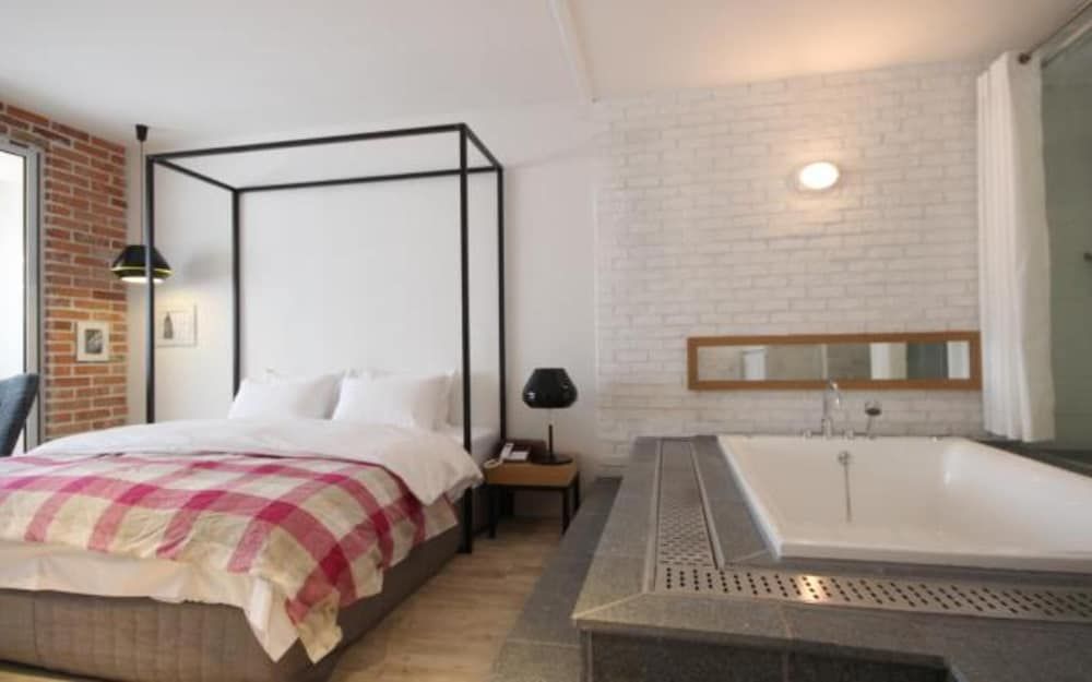 undefined 25h Hotel2 Bumchon 3