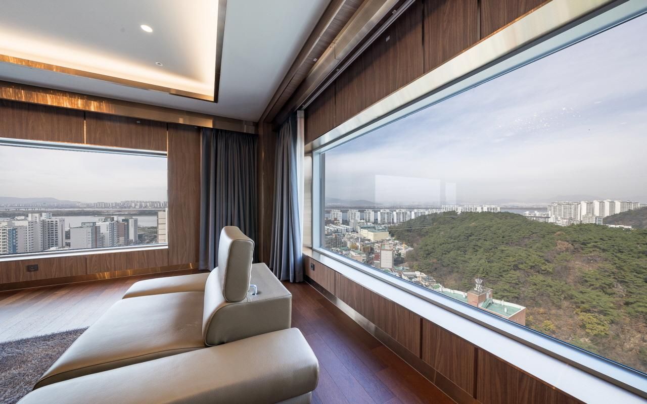 Presidential Suite (Last Minute)