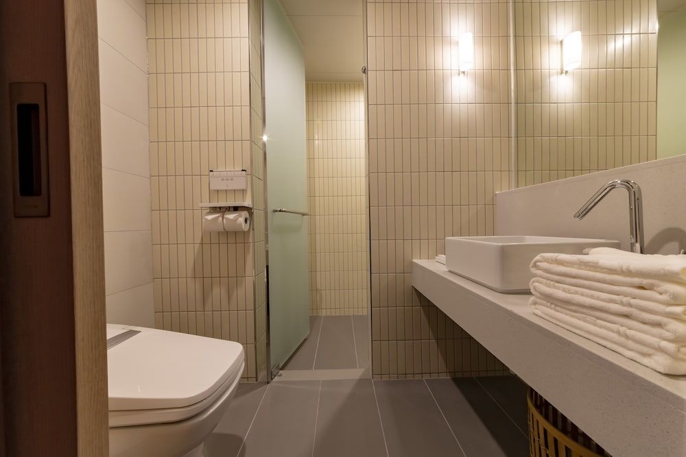 undefined Hound Hotel Signature 6