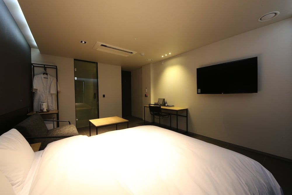 Hotel Yeoubi Deluxe Double Room 13