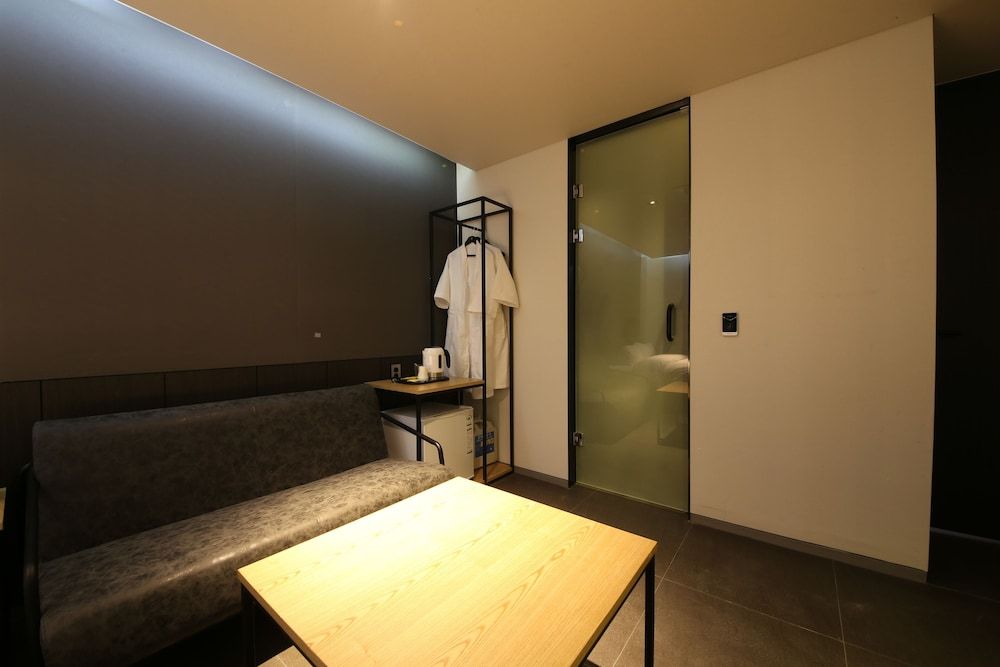 Hotel Yeoubi Deluxe Double Room 12