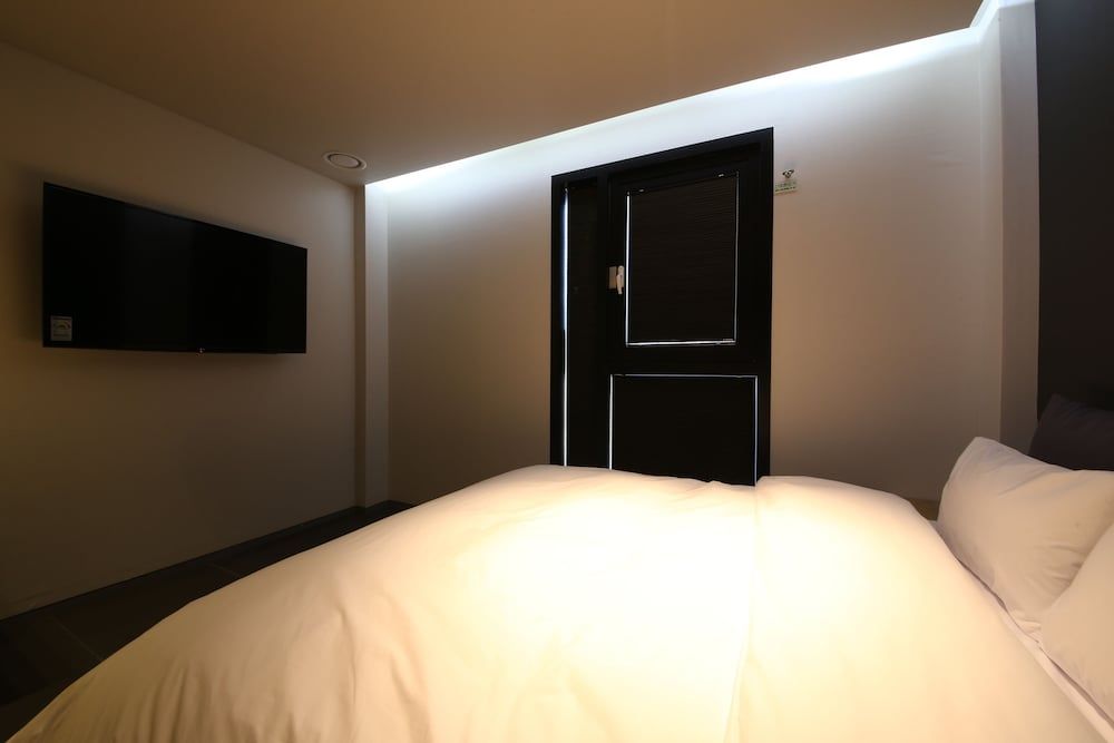 Hotel Yeoubi Deluxe Double Room 12
