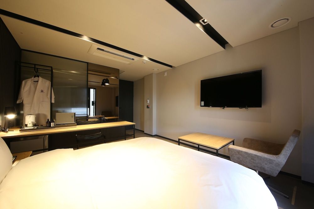 Hotel Yeoubi Deluxe Double Room 10