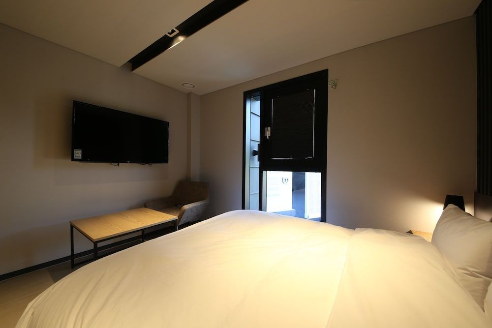 Hotel Yeoubi Deluxe Double Room 2