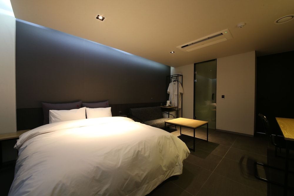 Hotel Yeoubi Deluxe Double Room 5