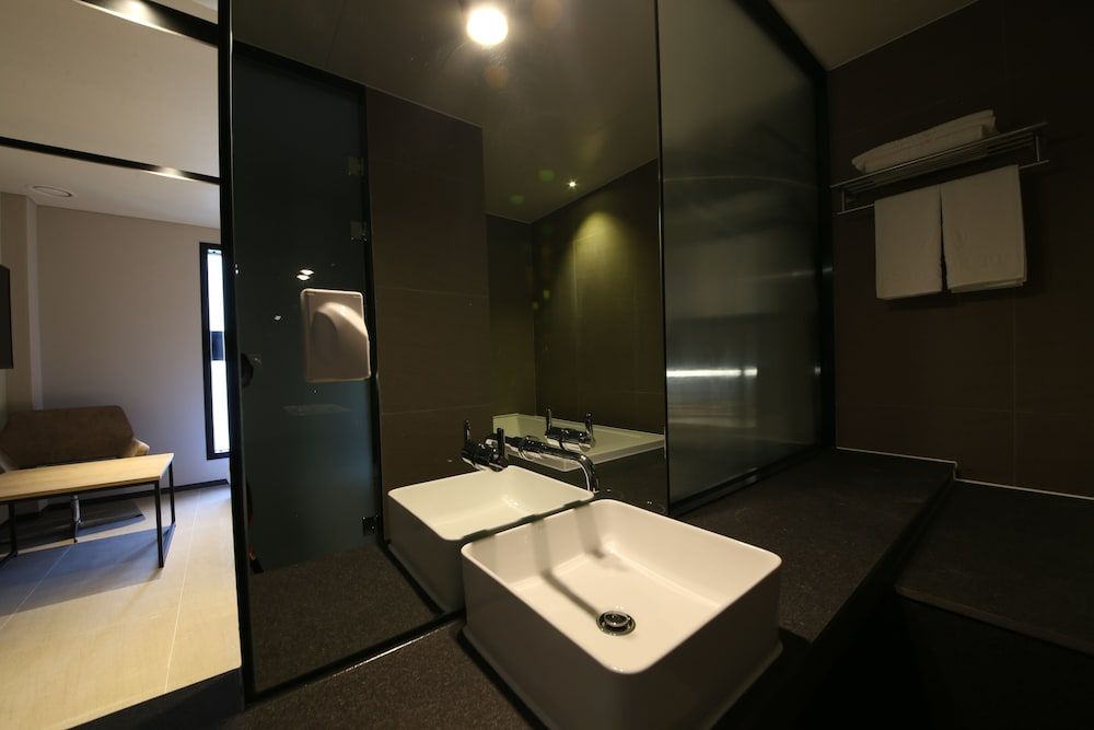 Hotel Yeoubi Deluxe Double Room 6