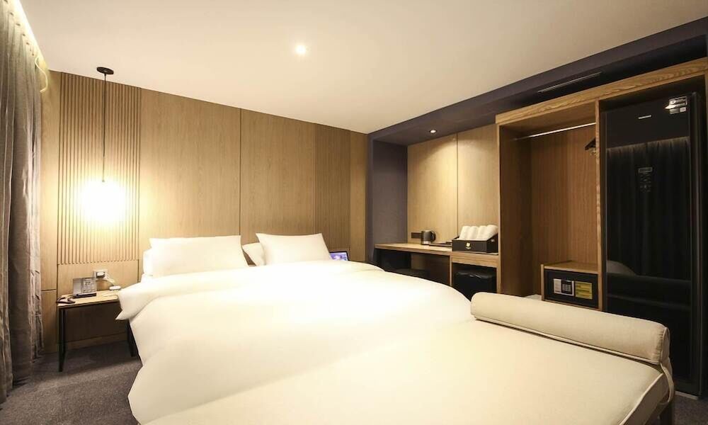 Busan Sasang Hotel The Van Deluxe Double Room