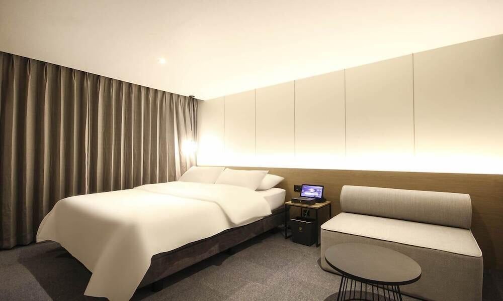 Busan Sasang Hotel The Van Deluxe Double Room 6