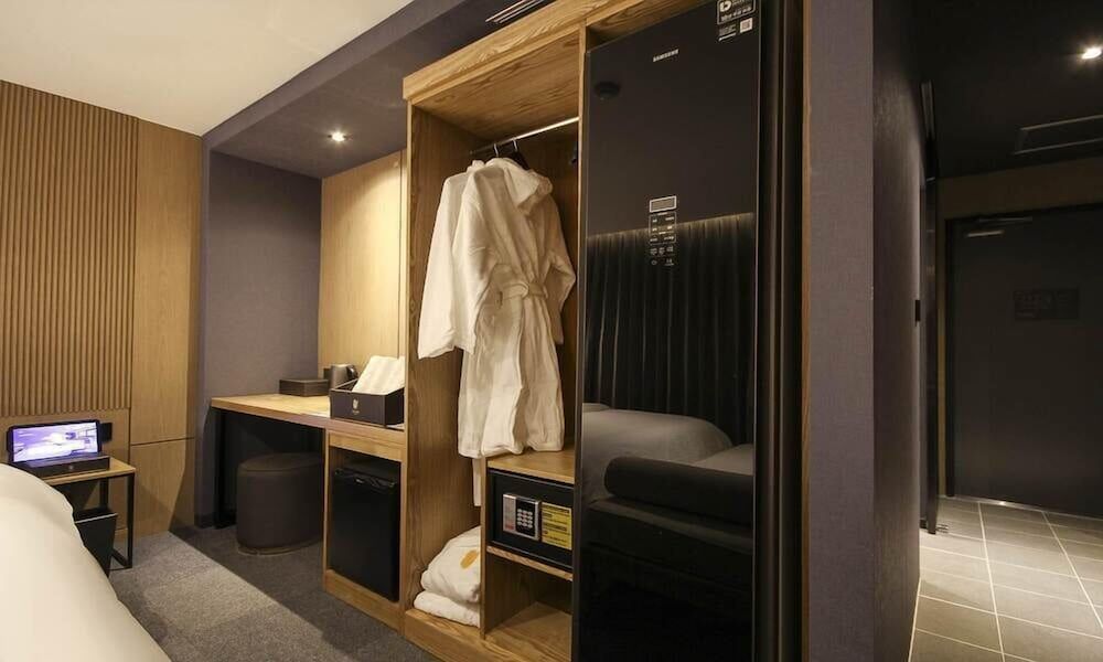 Busan Sasang Hotel The Van Deluxe Double Room 5