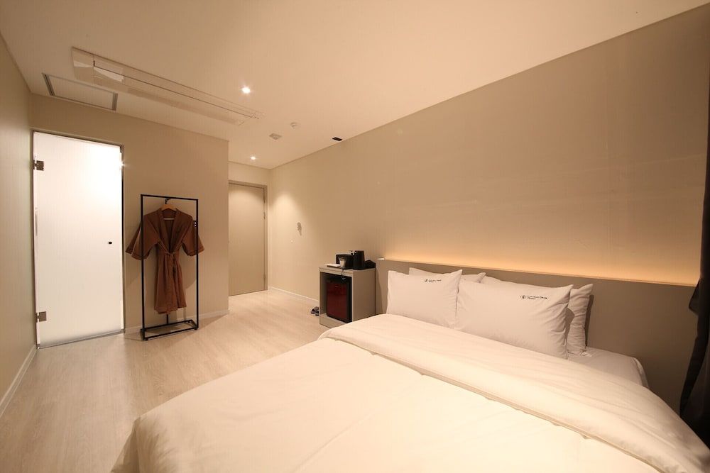 Hotel LeeSunDeok Standard Double Room 4