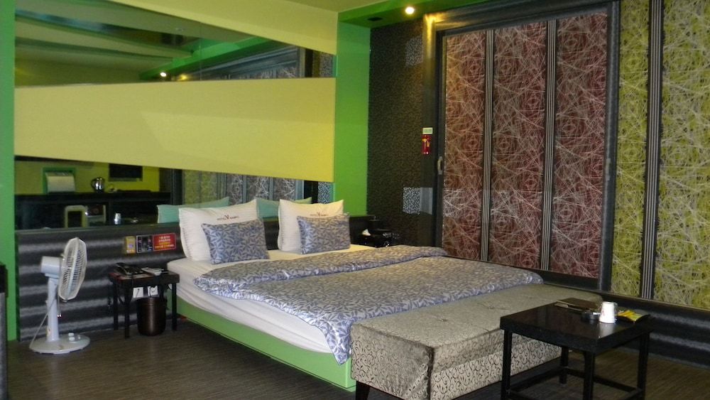 undefined Hotel Lesign 8