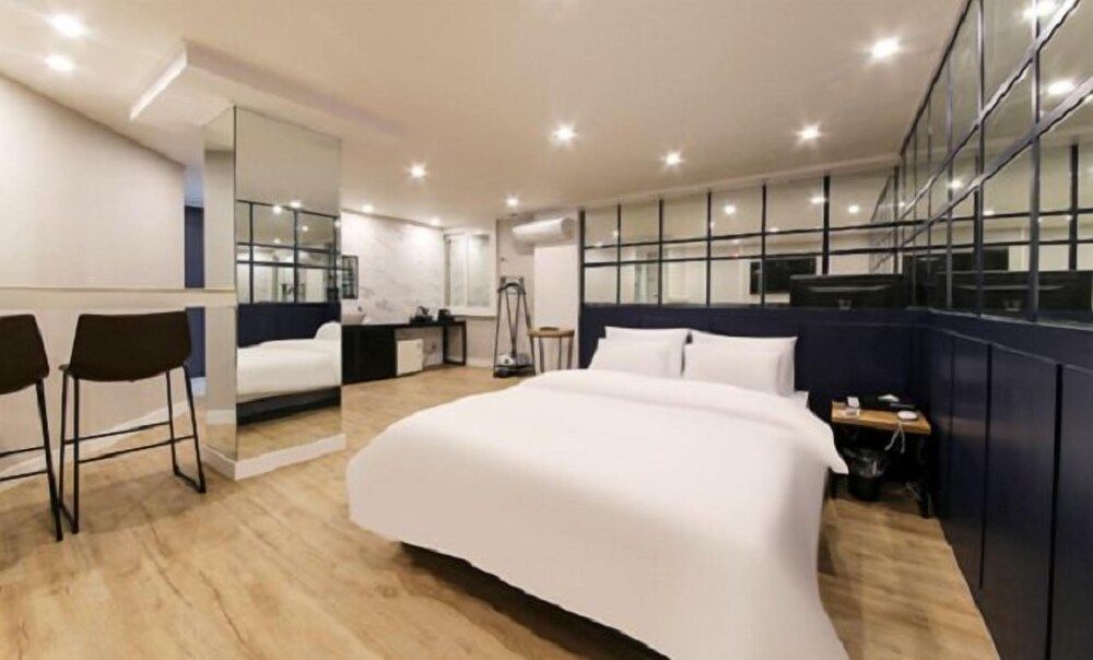 Hotel Zeta Premium Double Room 3