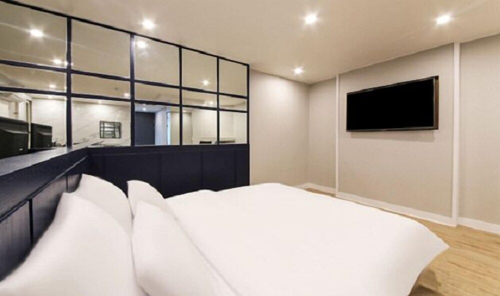 Hotel Zeta Premium Double Room 2