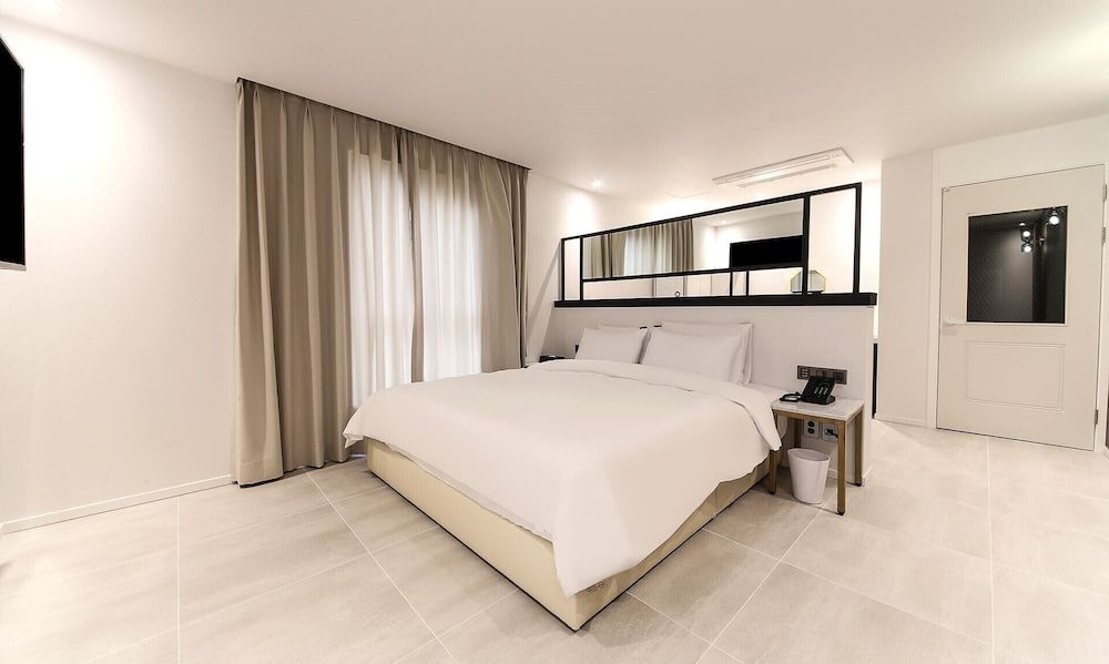 undefined Hotel Moment SongJeong 8