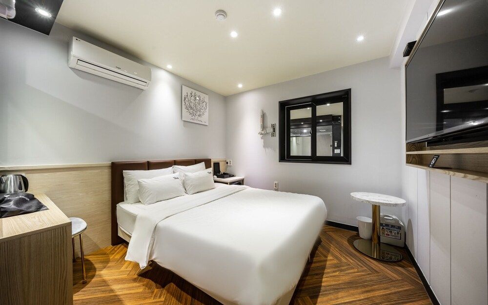 Busan Suyeong Hotel Smith Room (Deluxe (latest movie bathtub)) 9