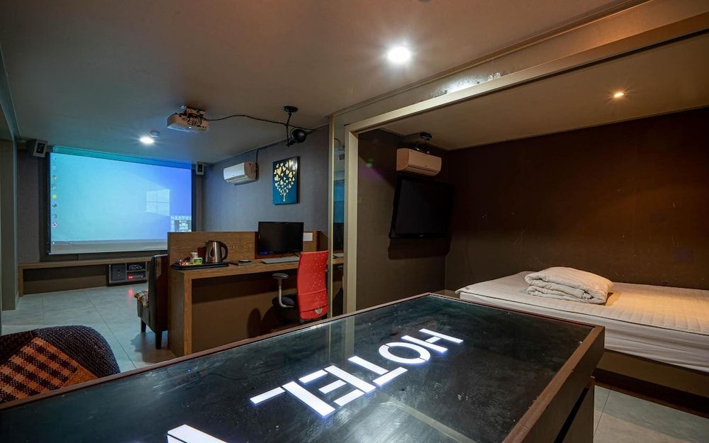 Busan Yeonsan-dong Waba Room (Movie Room Party Room (Game PC/Large )