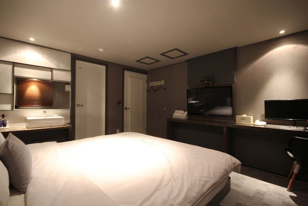 Busan Yeonsan-dong Waba Room (Premium (Netflix + Cine Hotel free to) 8