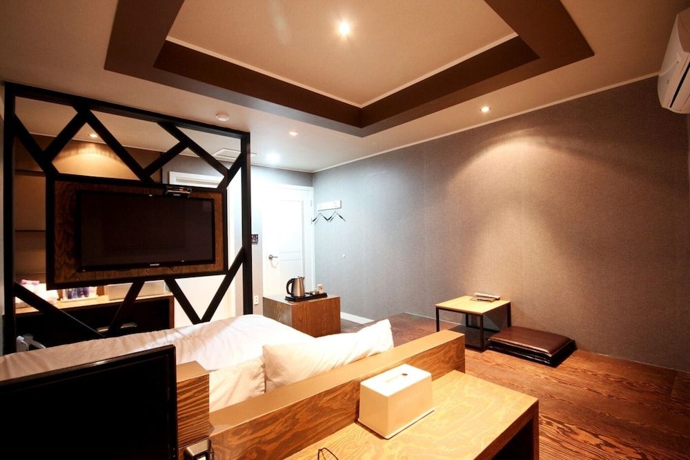 Busan Yeonsan-dong Waba Room (Premium (Netflix + Cine Hotel free to) 12