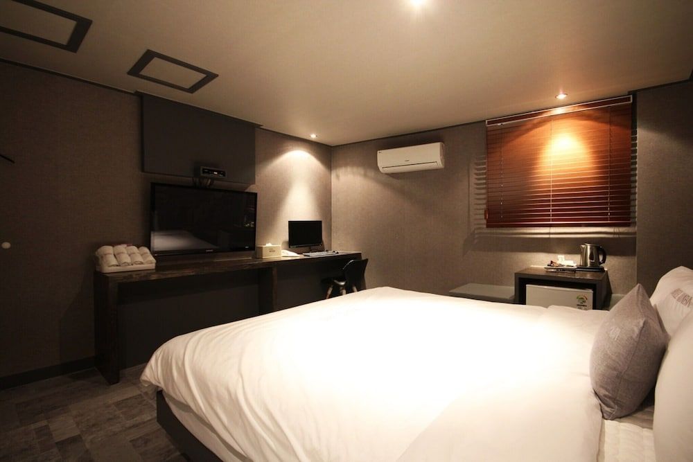 Busan Yeonsan-dong Waba Room (Premium (Netflix + Cine Hotel free to) 9