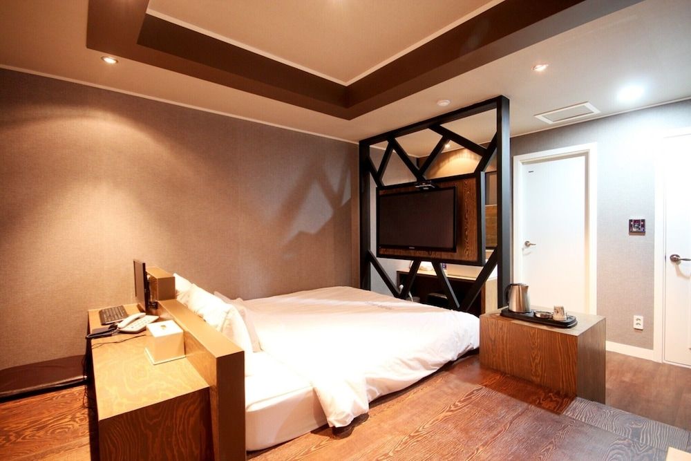 Busan Yeonsan-dong Waba Room (Premium (Netflix + Cine Hotel free to) 11