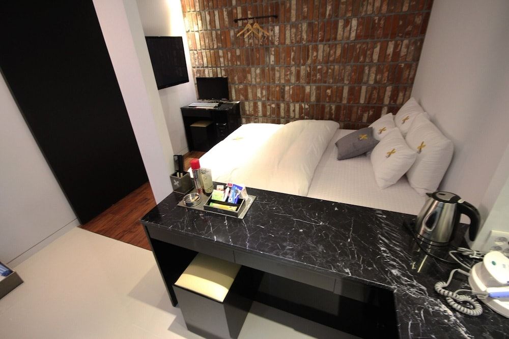 undefined Busan Oncheonjang Guwol 9