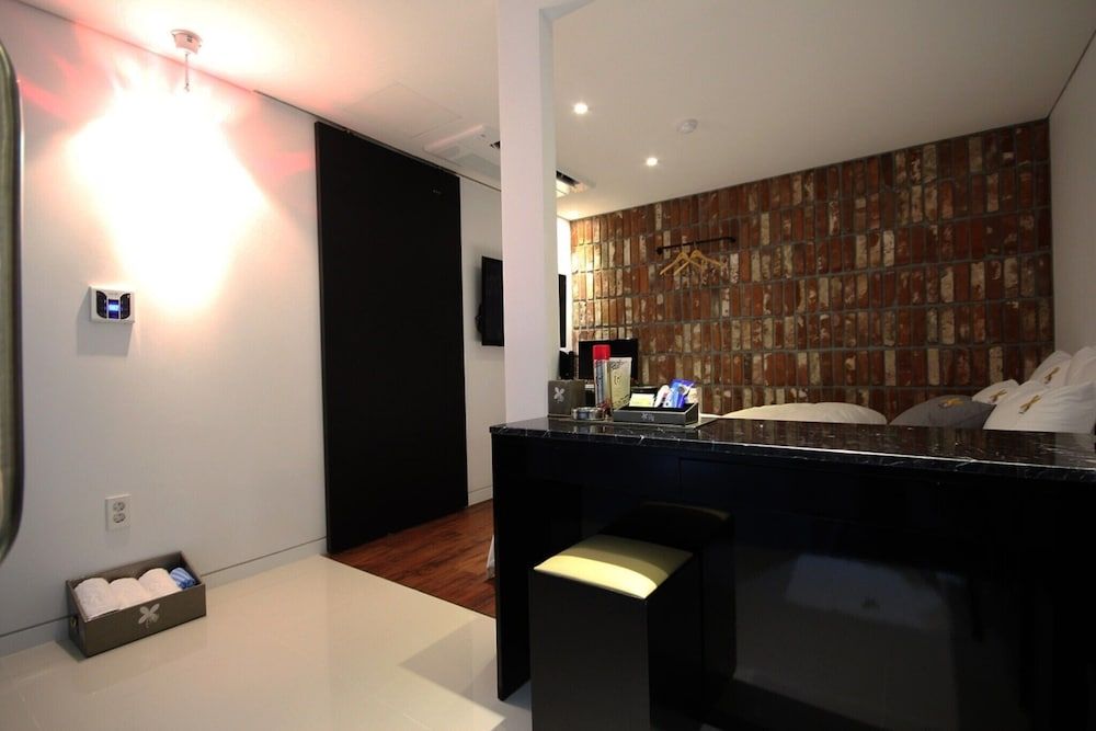 undefined Busan Oncheonjang Guwol 8