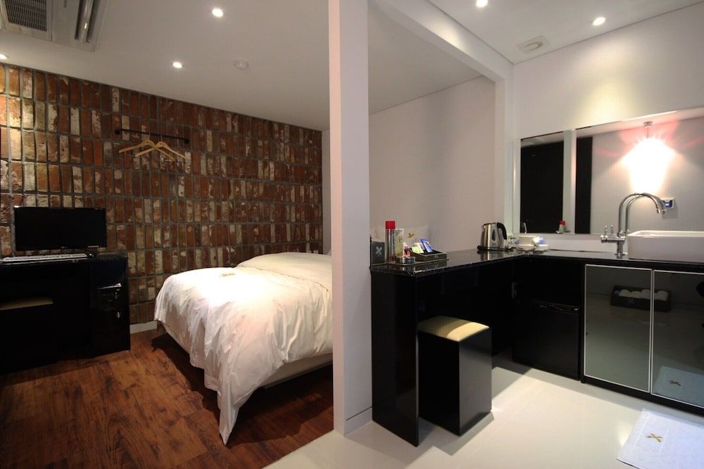 undefined Busan Oncheonjang Guwol 5