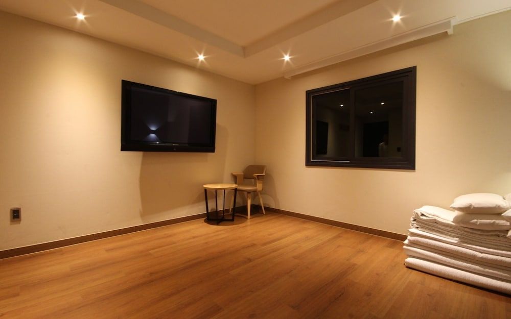 Busan Gwangalli Hotel Mango Room (Korean-style Ondol Room) 3