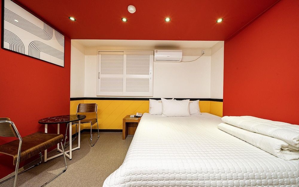 Busan Daeyeondong Hotel With Room (Standard Room) 12