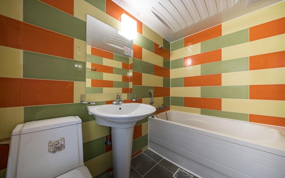 undefined Busan Daeyeondong Hotel With 8