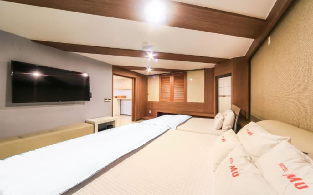 Busan Sasang MU Room (Penthouse (karaoke room large whirlpo) 14