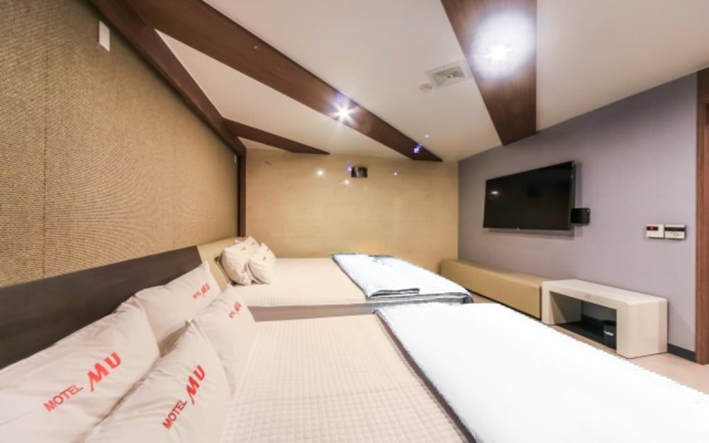 Busan Sasang MU Room (Penthouse (karaoke room large whirlpo) 13