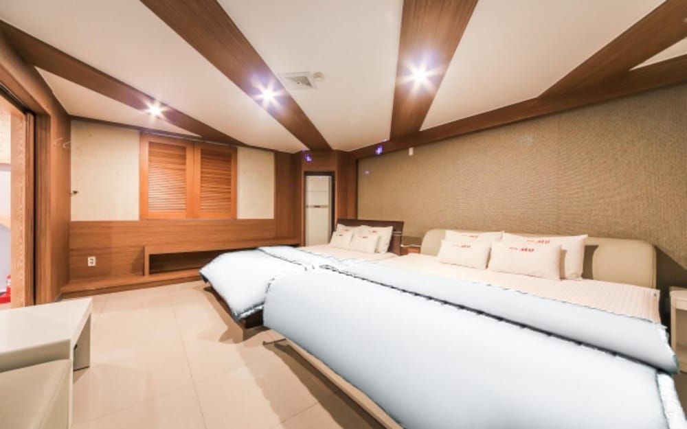 Busan Sasang MU Room (Penthouse (karaoke room large whirlpo) 12